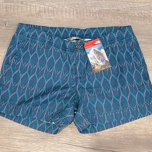 The north face women’s maywood shorts size 6 long